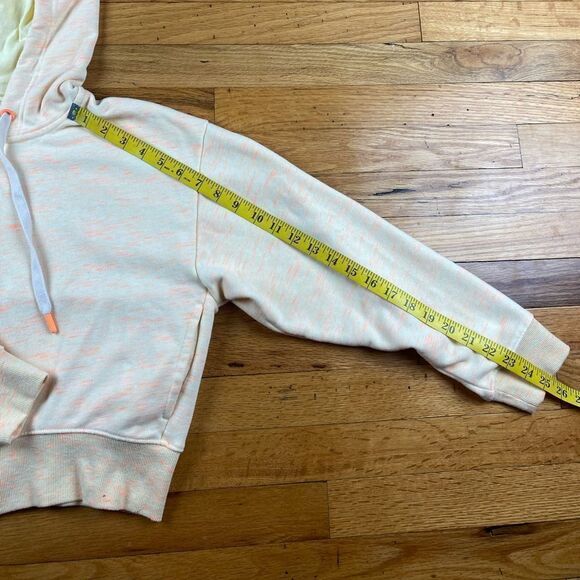 🪦 UGG RTW Womens Orange Full Zip Sweater Size M - Picture 6 of 10